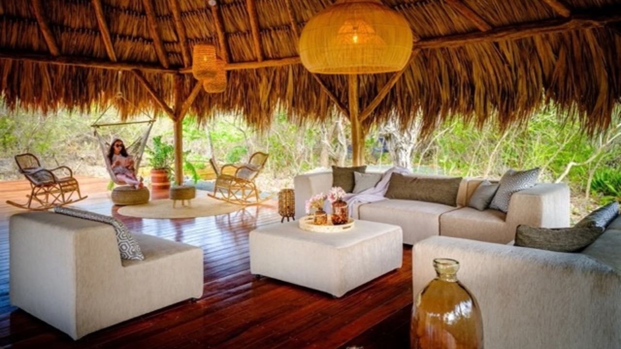 luxe loungeset buiten onder overkapping luxe loungeset buiten onder overkapping